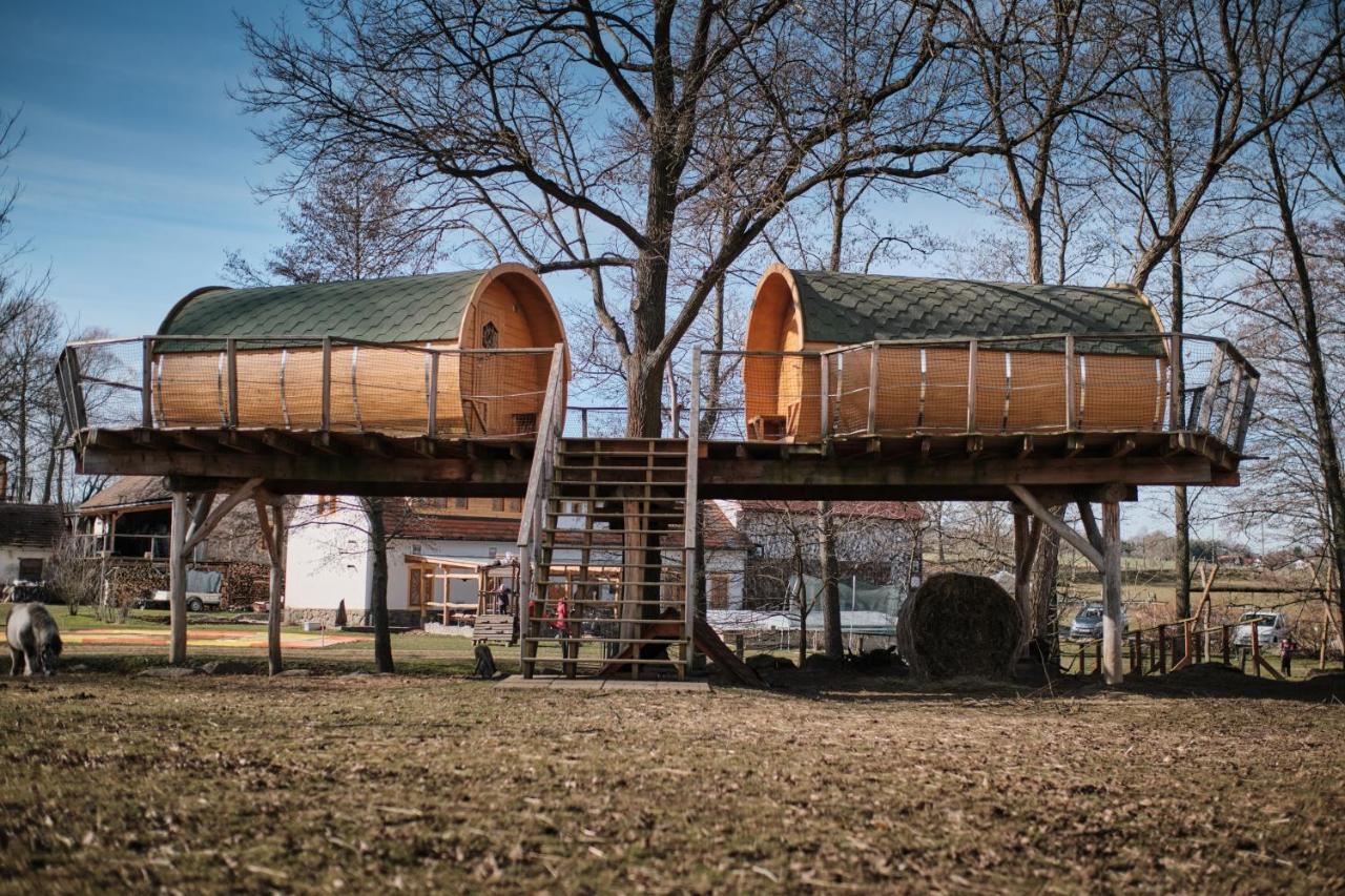 شقة Viking Houses Strnadovsky Mlyn Jesenice  المظهر الخارجي الصورة